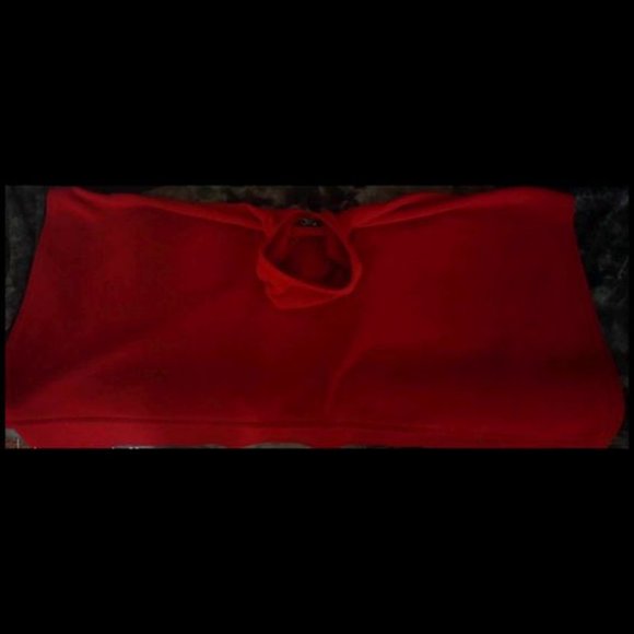 Vintage Denim & Co. Warm Red Hooded Poncho Blanket with hand warmer pocket - Picture 4 of 5